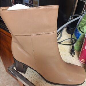 Easy Spirit Women’s Boots NIB